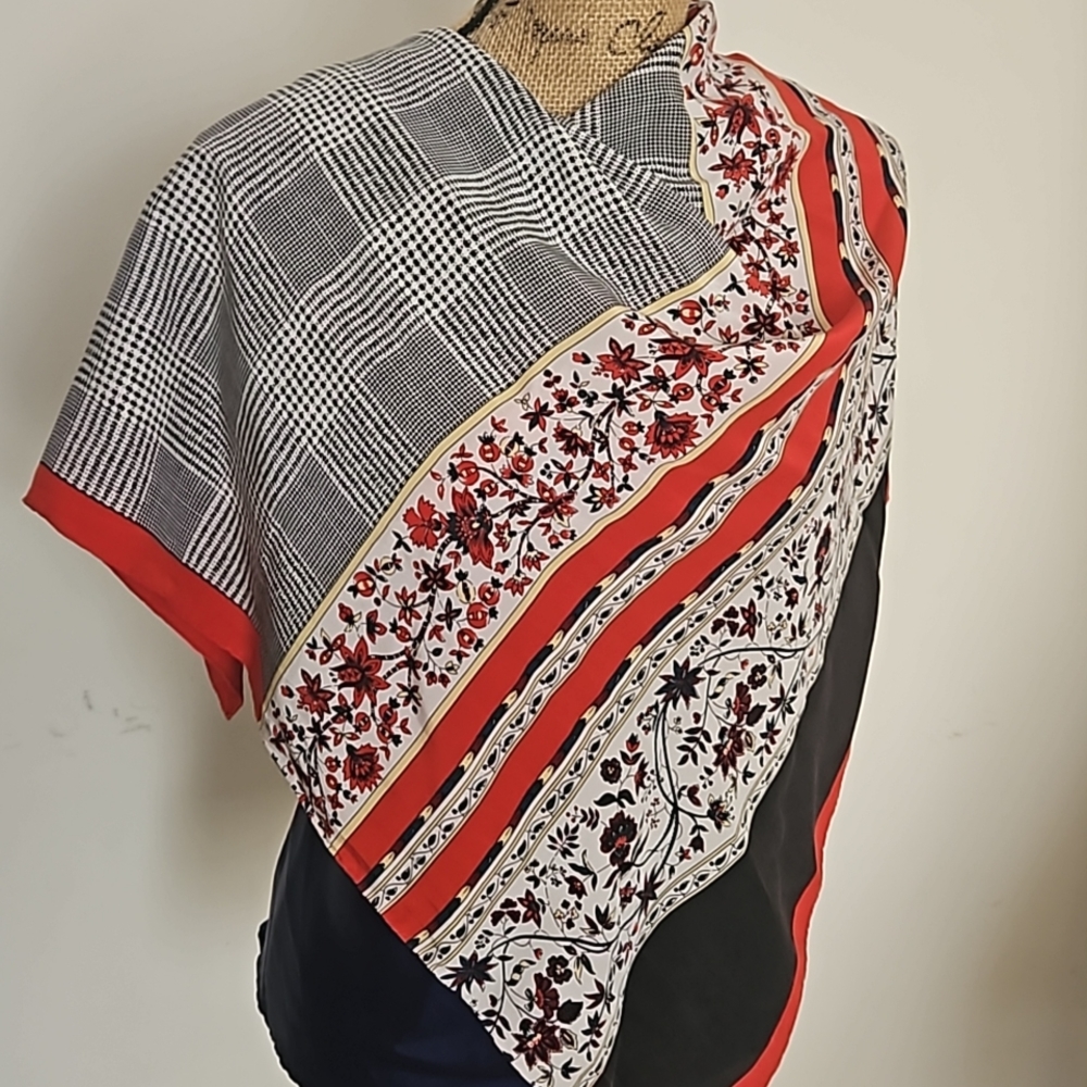 Alcott & Andrews Scarf.